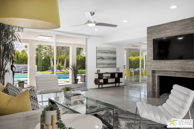 Property photo of 2566 S Calle Palo Fierro