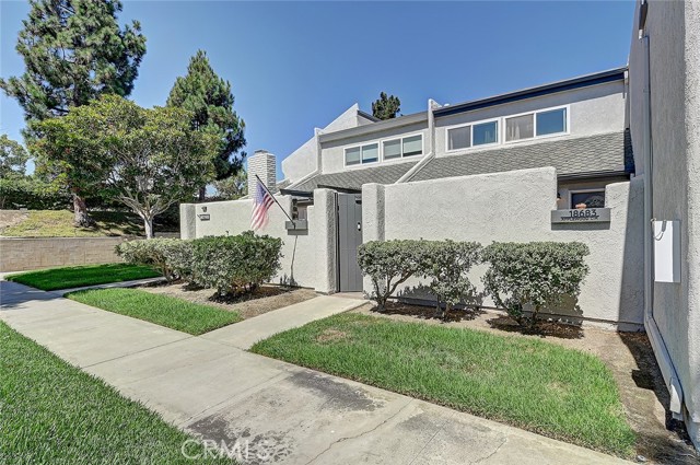 Property photo of 18683 Applewood CR