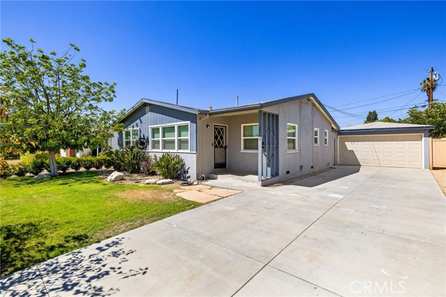 Property photo of 2537 E Walnut Creek PW