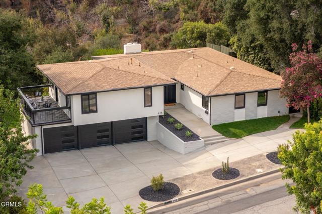 Property photo of 645 Oak Crest DR
