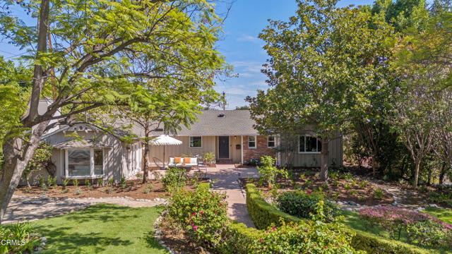 Property photo of 180 S Mountain Trail AV