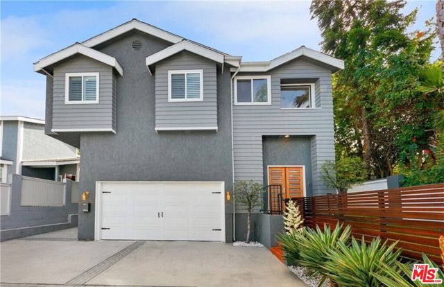 Property photo of 2404 Marshallfield LN