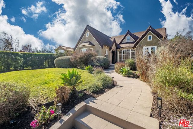 Property photo of 851 S Orange DR