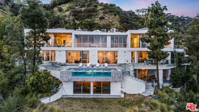 Property photo of 8854 Thrasher AV