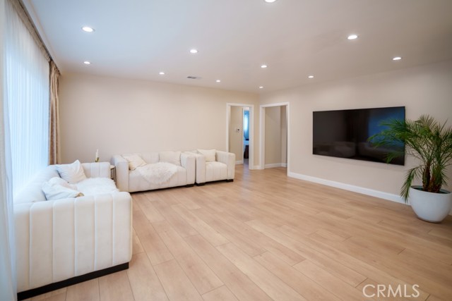 Property photo of 15500 Chatsworth