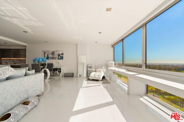 Property photo of 2222 Avenue Of The Stars