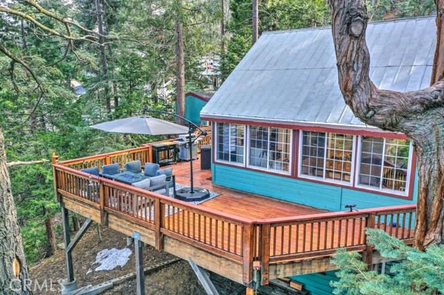 Property photo of 582 Rose LN