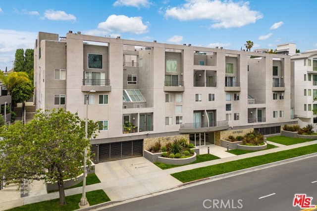 Property photo of 1617 S Beverly Glen BL