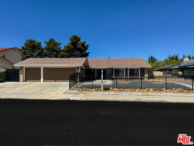 Property photo of 43659 Home Place DR