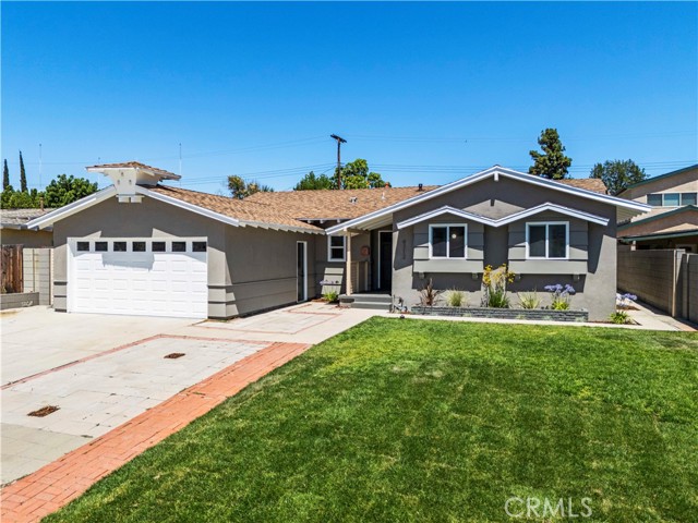 Property photo of 9712 Saloma AV