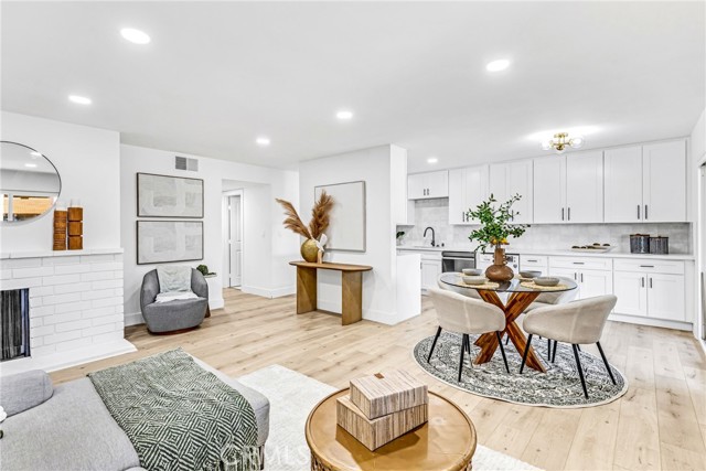 Photo of 17562 Vandenberg Ln