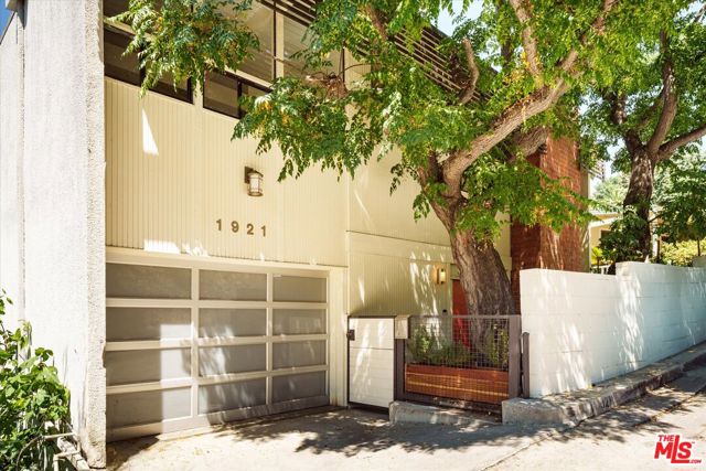 Property photo of 1921 Lucile AV