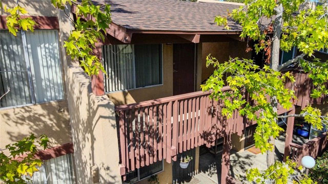 Property photo of 1040 W MacArthur BL