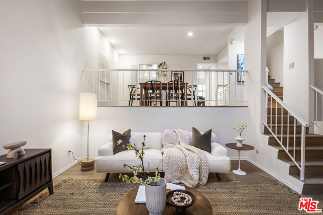 Property photo of 11732 Moorpark ST