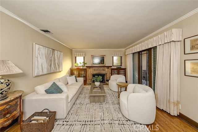 Property photo of 1042 E Tujunga