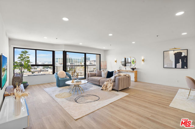 Property photo of 727 S Ardmore AV