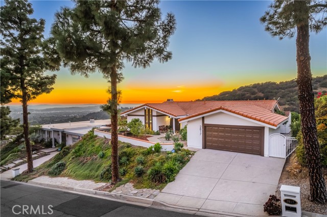 Property photo of 2817 N Mountain