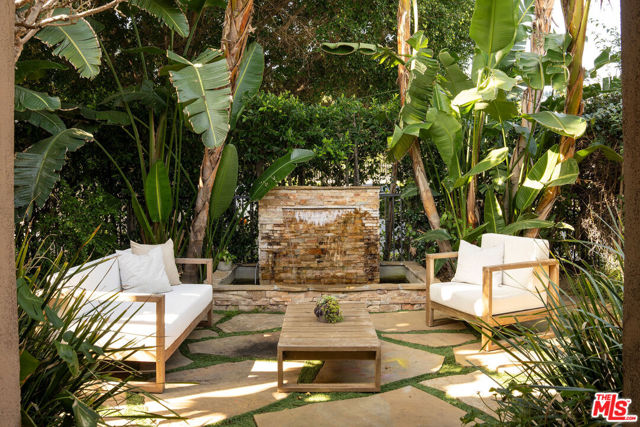 Property photo of 1518 N Stanley AV