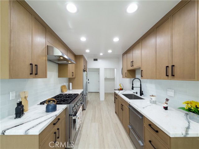 Property photo of 1944 Glendon