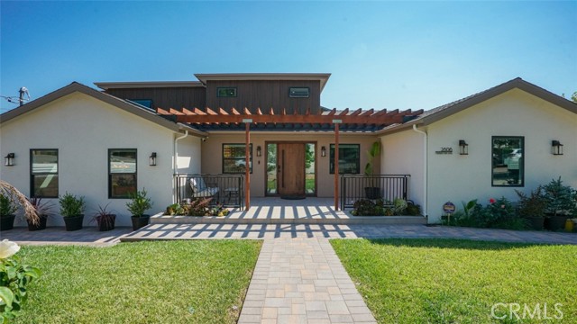 Photo of 2806 Manhattan