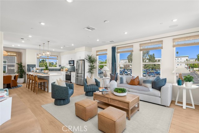 Photo of 445 S Eleanor St