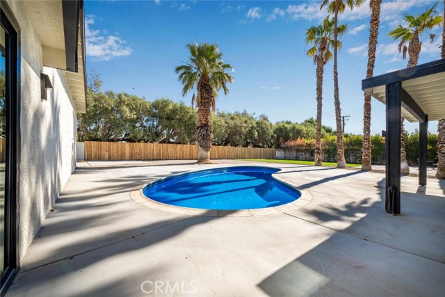 Property photo of 2890 N Farrell DR