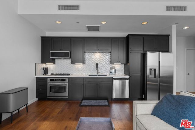 Property photo of 1100 Wilshire BL