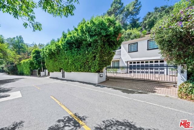 Property photo of 2563 Hutton DR