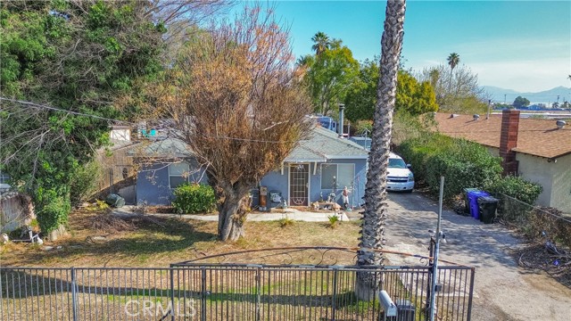 Property photo of 10917 Locust AV