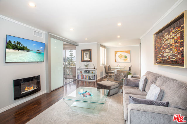 Property photo of 100 S Doheny DR