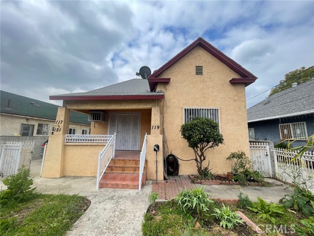 Property photo of 117 N Avenue 25