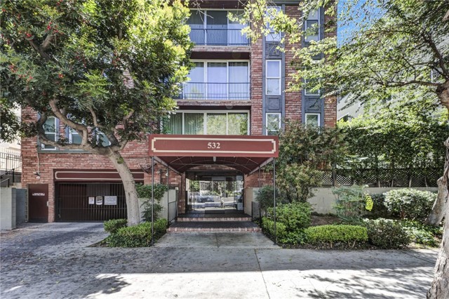 Property photo of 532 N Rossmore AV