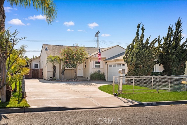 Property photo of 11401 Kathy LN