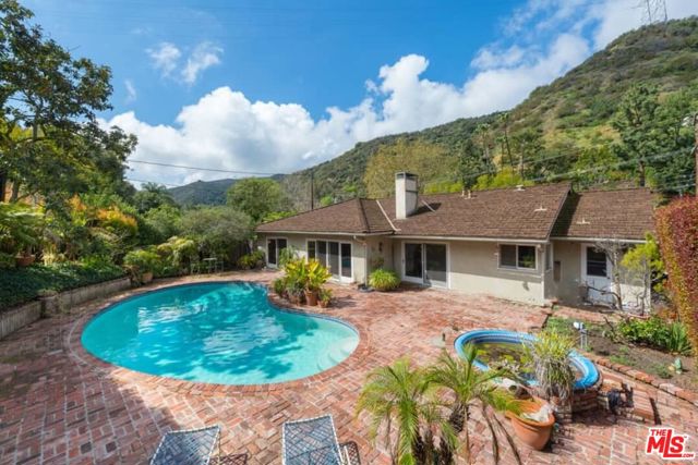 Property photo of 3480 MANDEVILLE CANYON RD