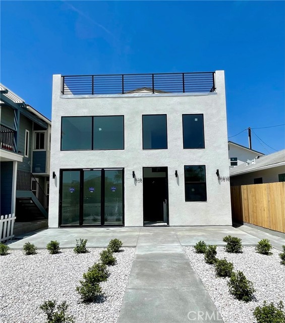 Property photo of 808 W Balboa BL