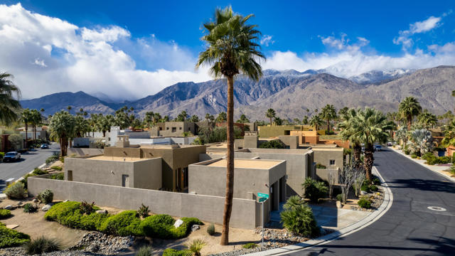 Property photo of 3013 Candlelight LN