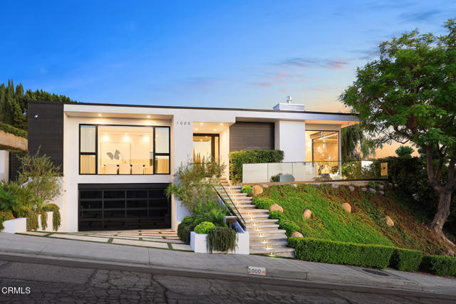 Property photo of 1000 Avonoak TE