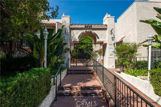 Photo of 5333 Zelzah Av