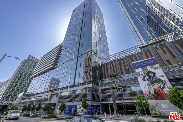 Property photo of 877 Francisco ST