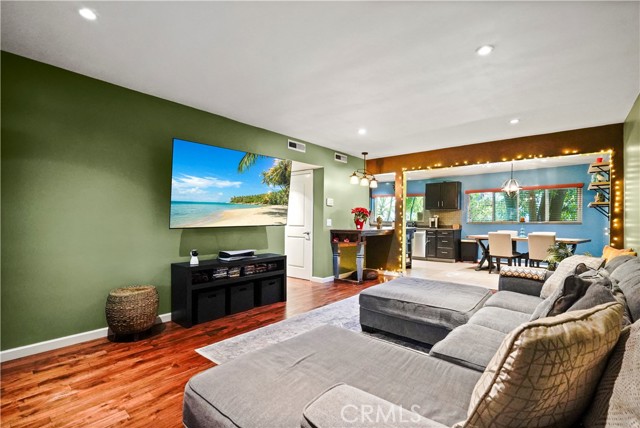 Property photo of 15457 Moorpark ST