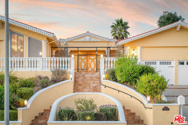 Property photo of 2315 N Hobart BL