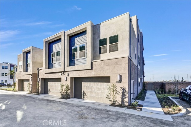 Property photo of 2058 Hollyleaf