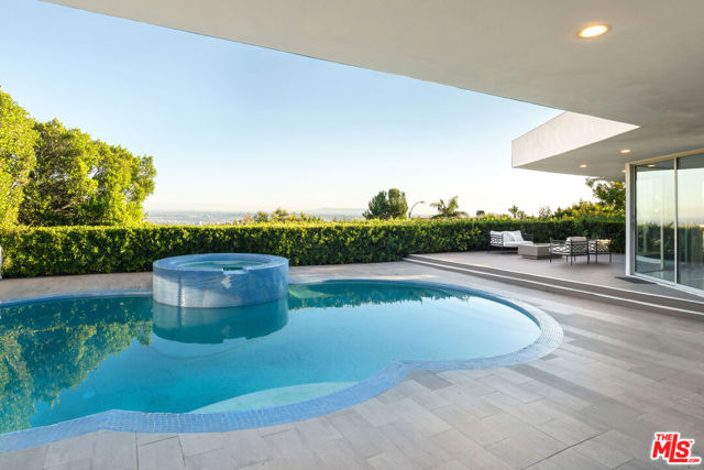 Property photo of 1506 Blue Jay WY