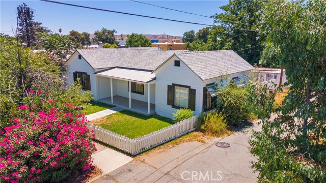 Property photo of 559 Edgar AV
