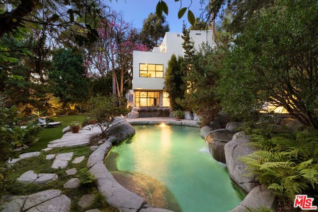Property photo of 2477 Canyon Oak DR