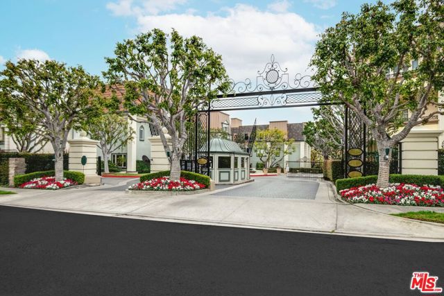 Property photo of 10112 EMPYREAN WY
