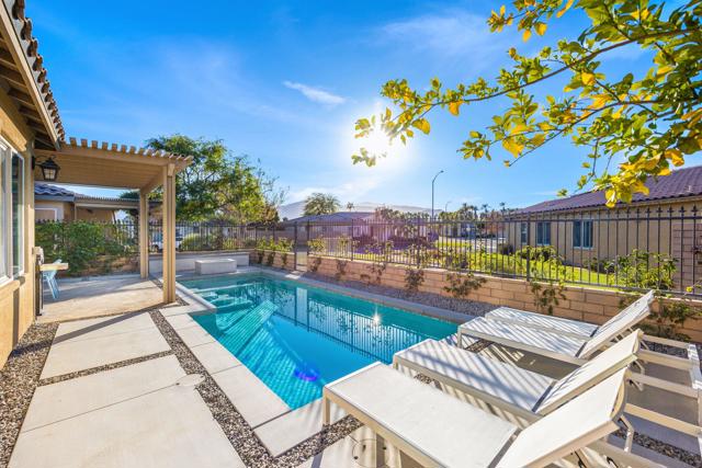 Property photo of 49913 Maclaine DR