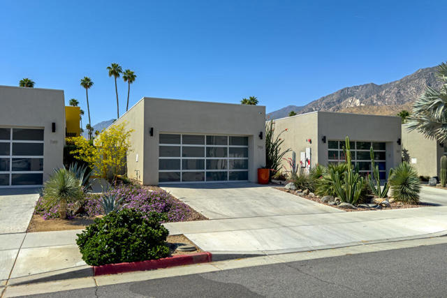 Photo of 743 E Twin Palms Dr