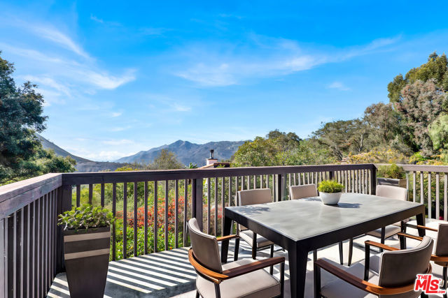 Property photo of 20948 Waveview DR