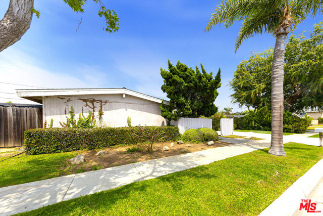 Property photo of 322 Alva LN